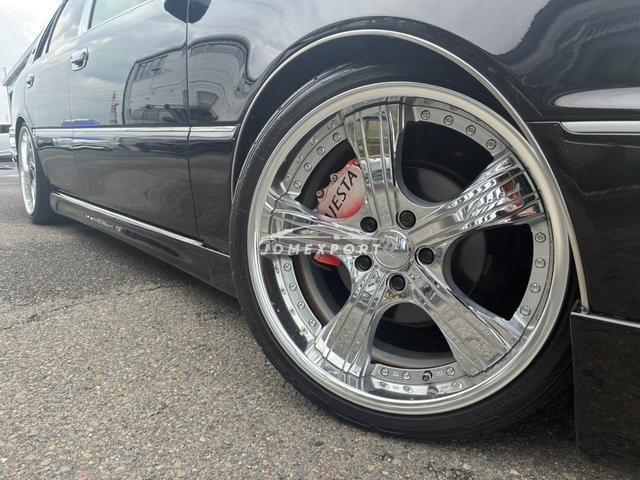Toyota Crown Majesta 2000 thumbnail 4