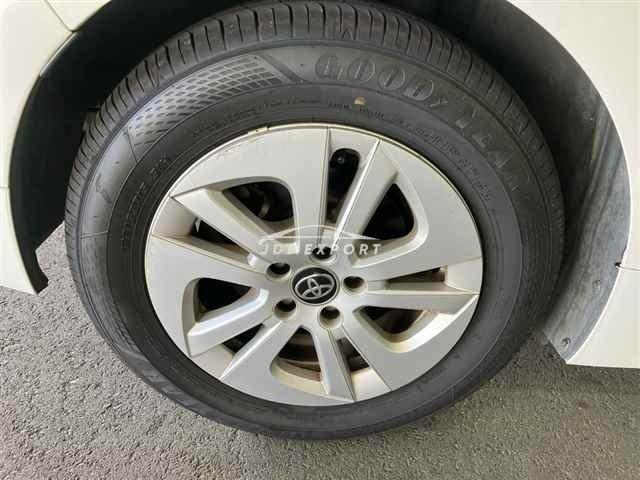 Toyota Prius thumbnail 10