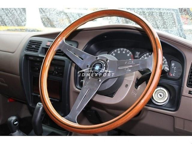 Toyota Hilux Surf 2001 thumbnail 4