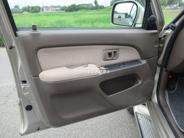 Toyota Hilux Surf 2001 thumbnail 40