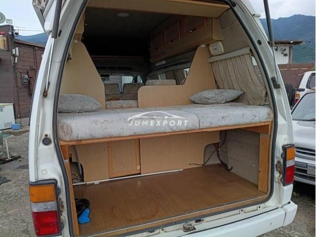 Nissan Elgrand 2000 thumbnail 8