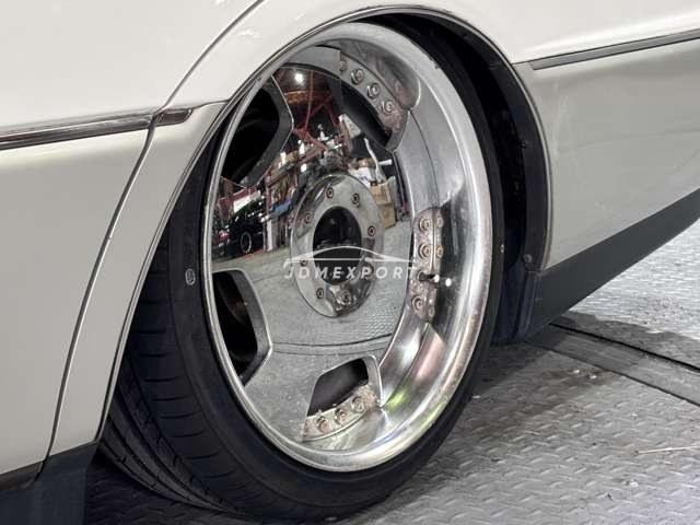 Toyota Crown Majesta 2000 thumbnail 5