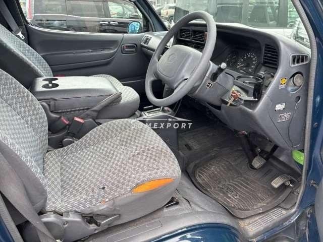 Toyota Hiace Van 1999 thumbnail 6