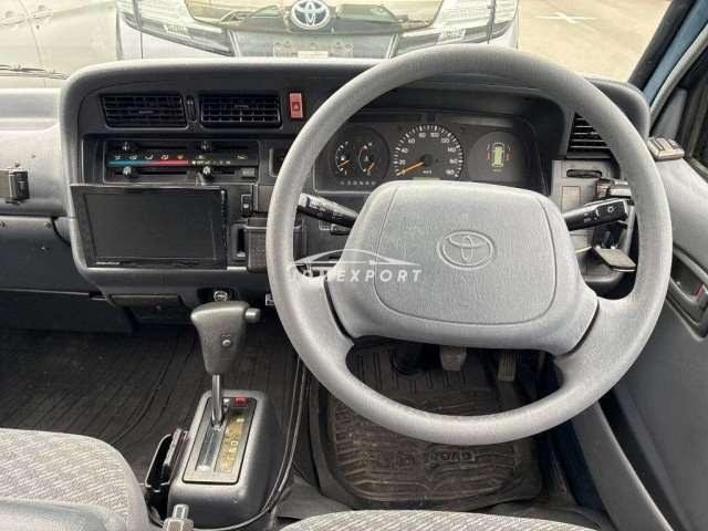 Toyota Hiace Van 1999 thumbnail 7