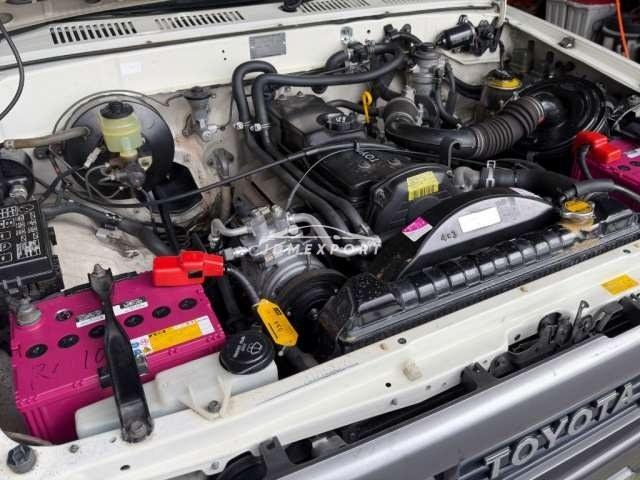 Toyota Hilux 1989 thumbnail 16
