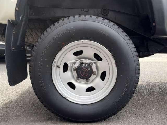 Toyota Hilux 1989 thumbnail 4