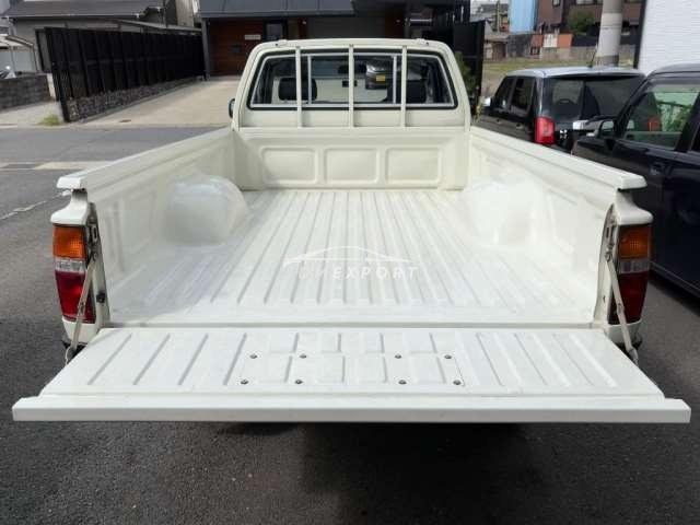 Toyota Hilux 1989 thumbnail 24