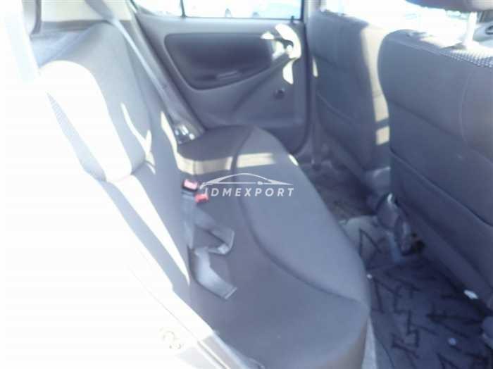 Toyota Vitz 2001 thumbnail 17