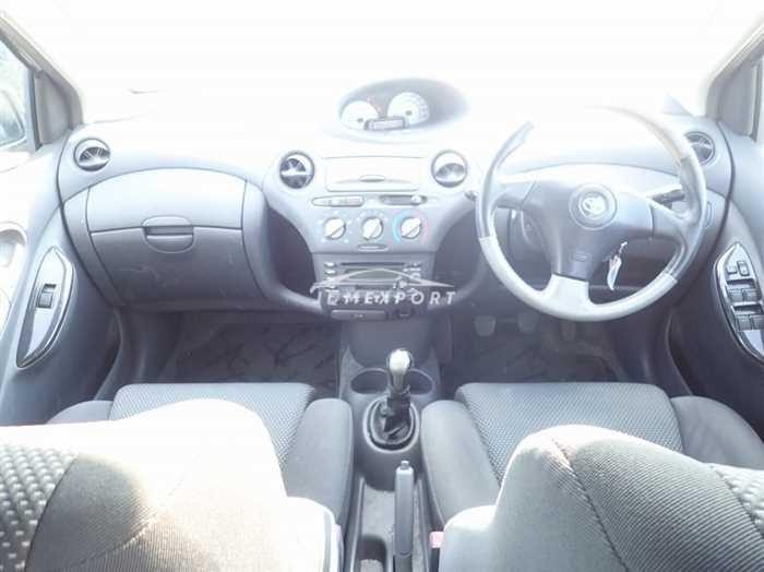 Toyota Vitz 2001 thumbnail 19
