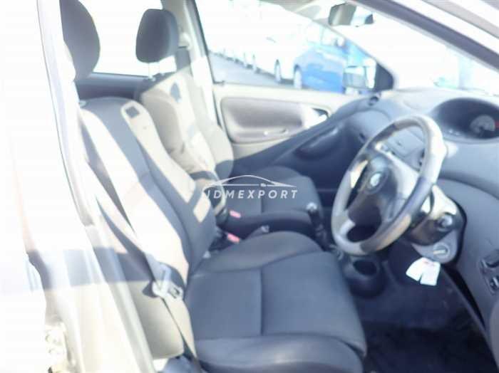 Toyota Vitz 2001 thumbnail 22