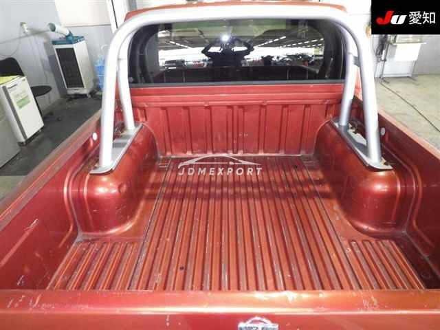 Nissan Datsun Pickup 2000 thumbnail 5