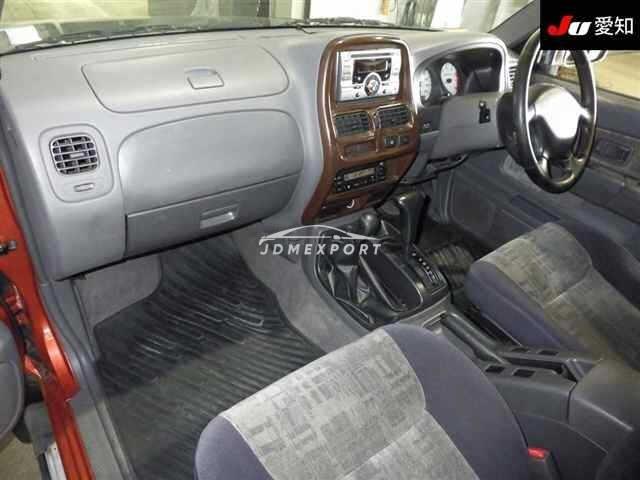 Nissan Datsun Pickup 2000 thumbnail 4