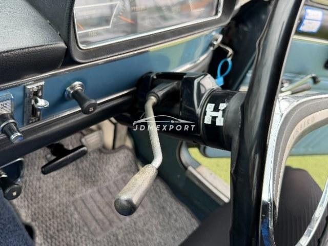 Nissan Bluebird 1966 thumbnail 10