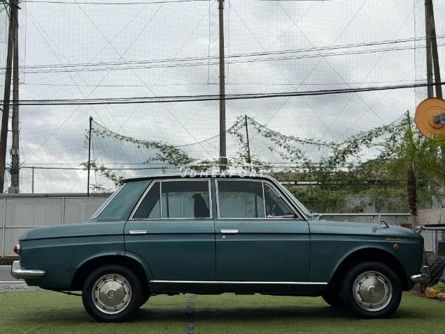 Nissan Bluebird 1966 thumbnail 15