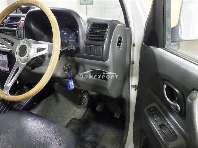 Suzuki Jimny 2001 thumbnail 8