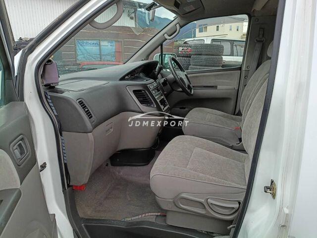 Nissan Elgrand 2000 thumbnail 3
