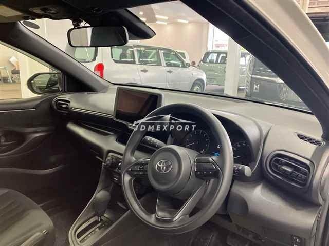 Toyota Yaris thumbnail 4