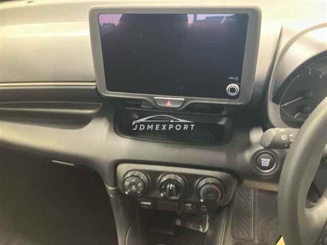 Toyota Yaris thumbnail 7