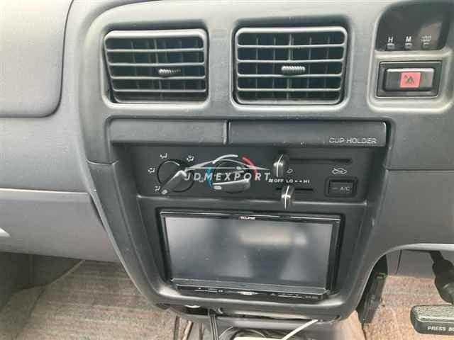 Toyota Hilux thumbnail 7