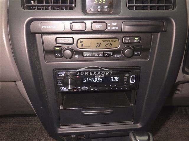 Toyota Hilux Surf 2001 thumbnail 7