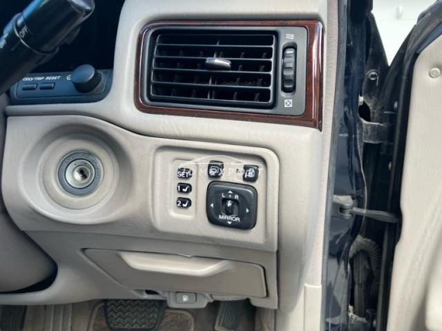 Toyota Crown Majesta 2001 thumbnail 11