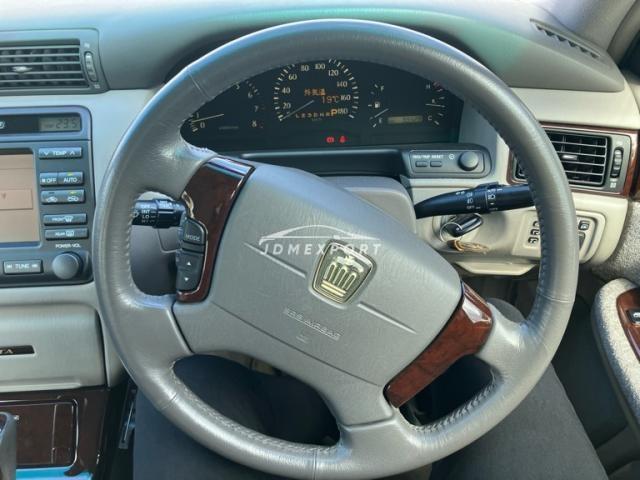 Toyota Crown Majesta 2001 thumbnail 18