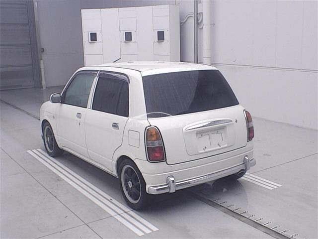 Daihatsu Mira Gino 2001 thumbnail 2