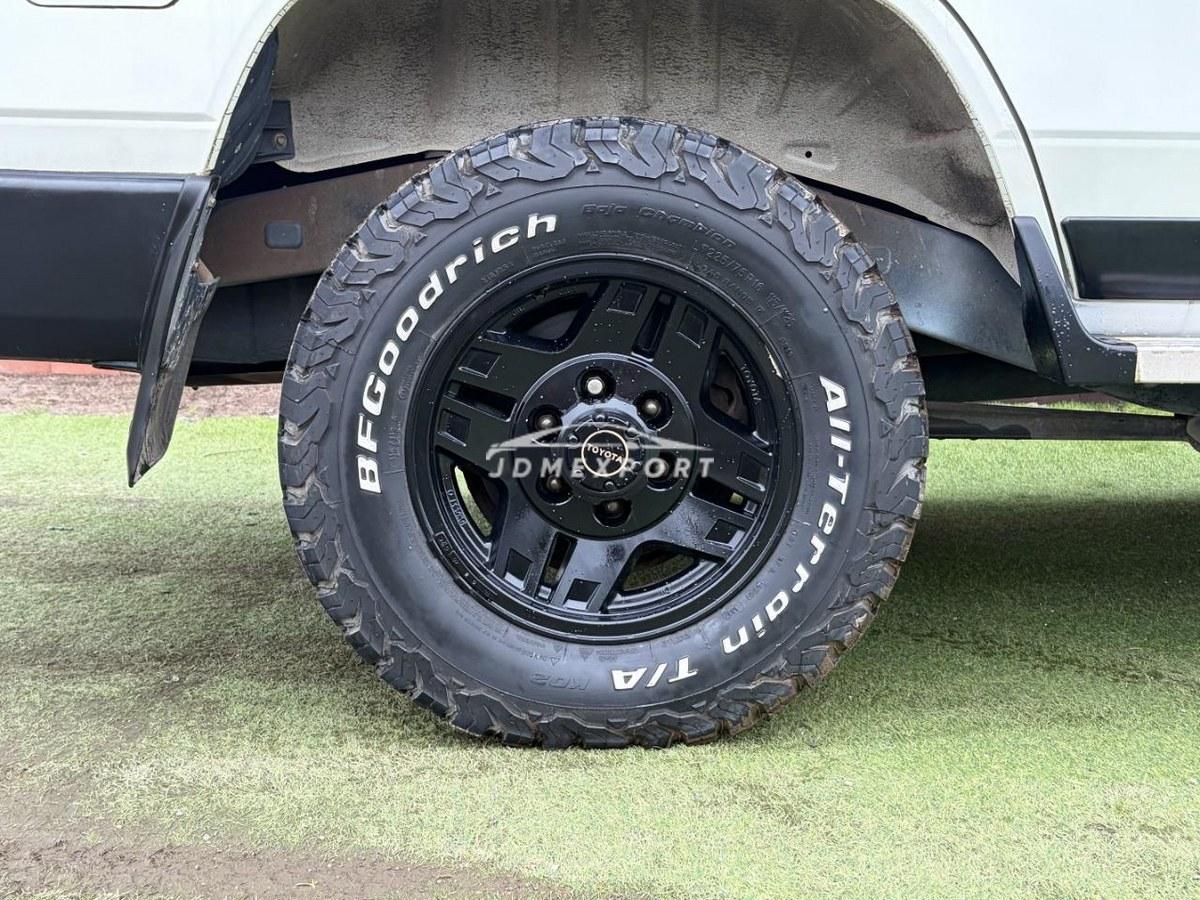 Toyota Land Cruiser Prado 1991 thumbnail 12