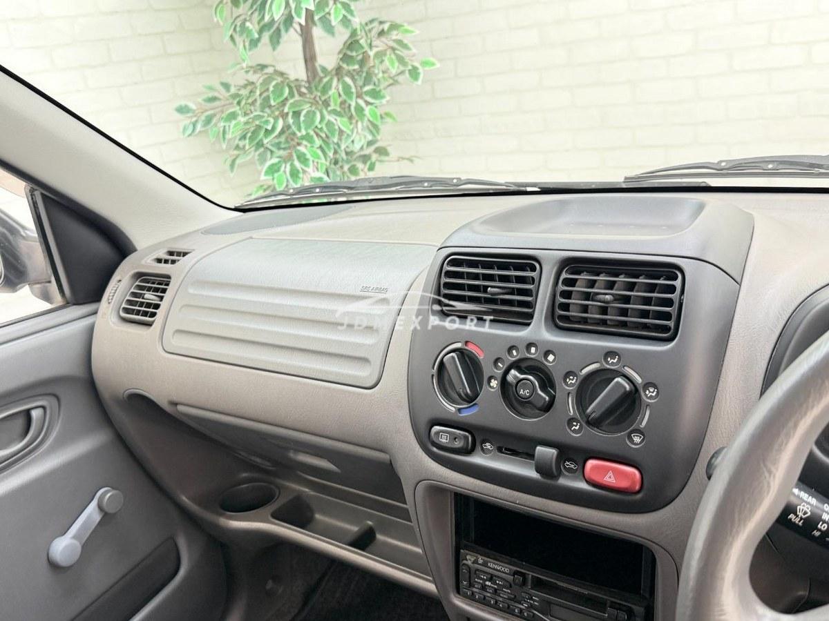 Suzuki Swift 2002 thumbnail 44