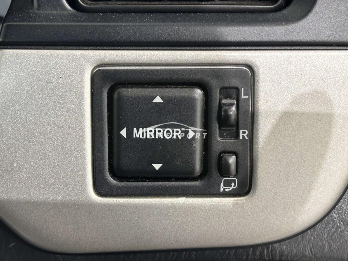 Daihatsu Mira Gino 2001 thumbnail 17