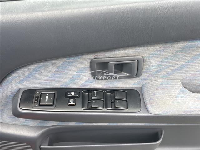 Toyota Hilux 2000 thumbnail 9