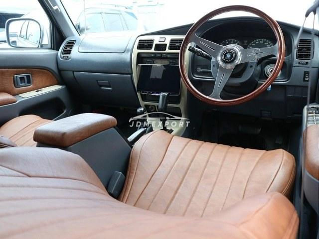 Toyota Hilux Surf 2000 thumbnail 15