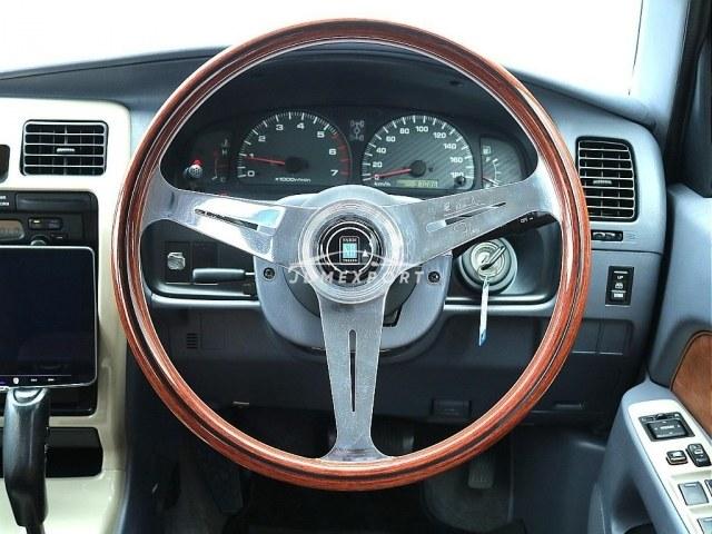 Toyota Hilux Surf 2000 thumbnail 17