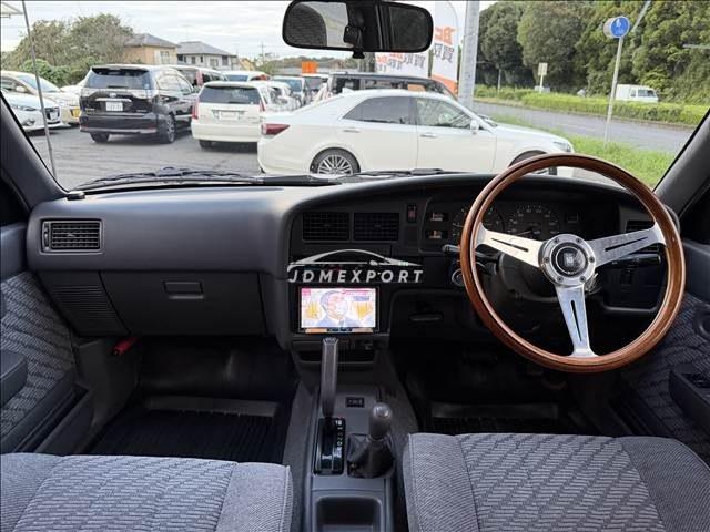 Toyota Hilux 1997 thumbnail 3