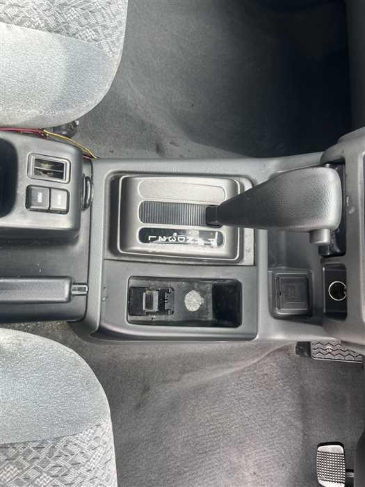 Isuzu Wizard 2000 thumbnail 22
