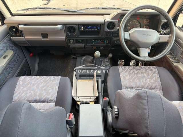 Toyota Land Cruiser 70 1998 thumbnail 5