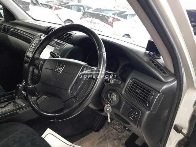 Toyota Crown Estate 2002 thumbnail 10