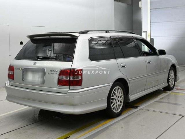 Toyota Crown Estate 2002 thumbnail 2