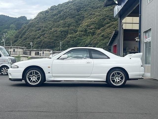 Nissan Skyline GT-R 1996 thumbnail 24