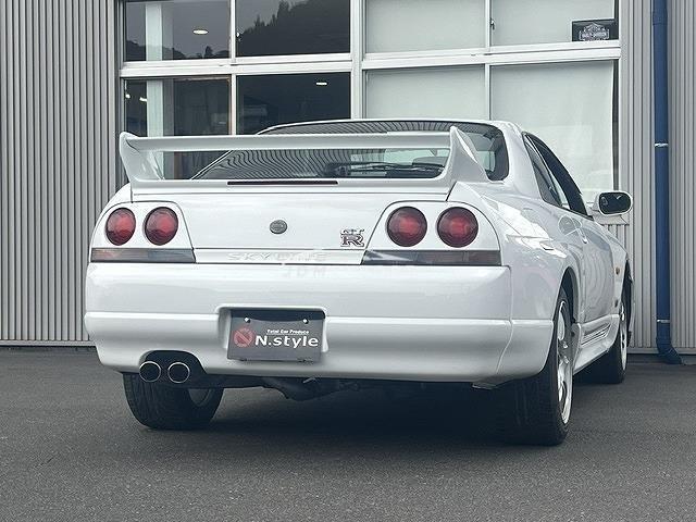 Nissan Skyline GT-R 1996 thumbnail 2