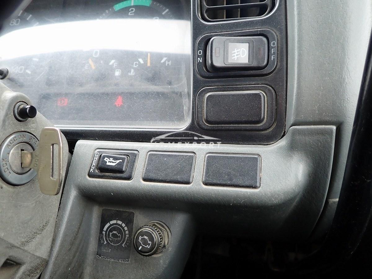 Mitsubishi Fuso Canter 2000 thumbnail 36