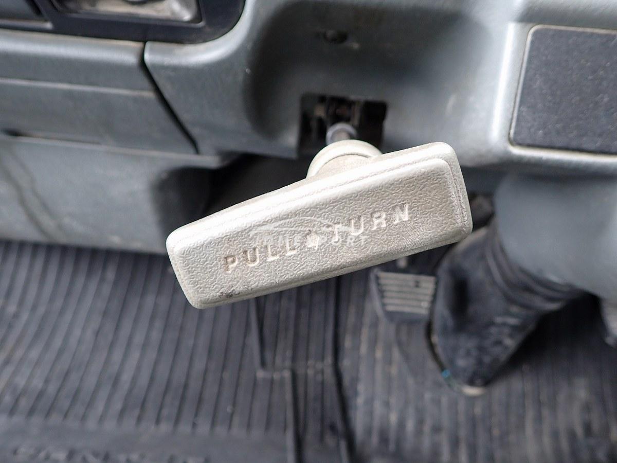 Mitsubishi Fuso Canter 2000 thumbnail 39