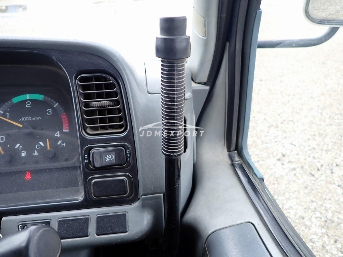 Mitsubishi Fuso Canter 2000 thumbnail 37