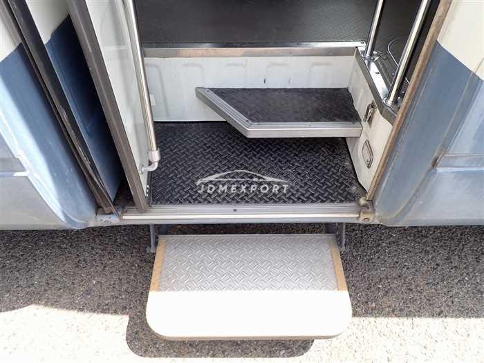 Toyota Coaster 1996 thumbnail 12