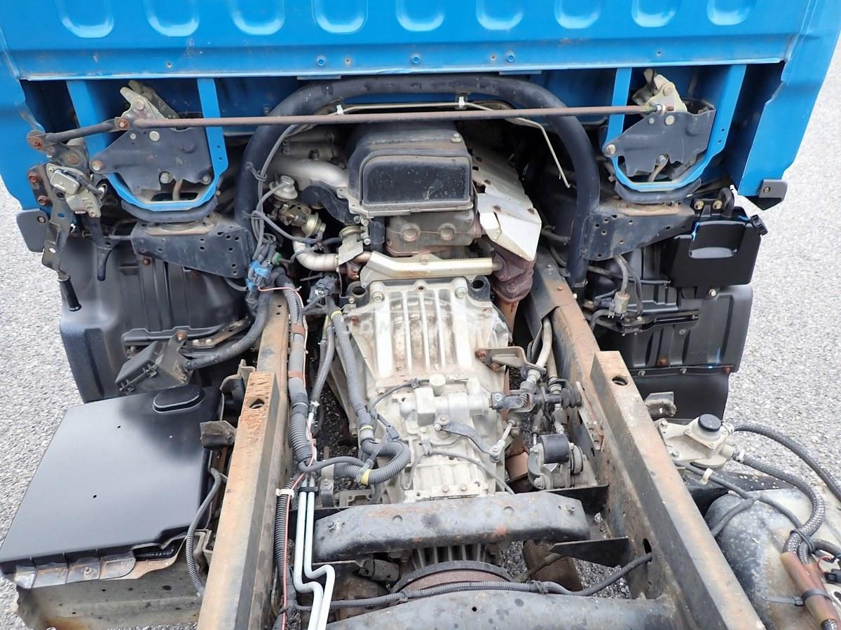 Mitsubishi Fuso Canter 2000 thumbnail 51