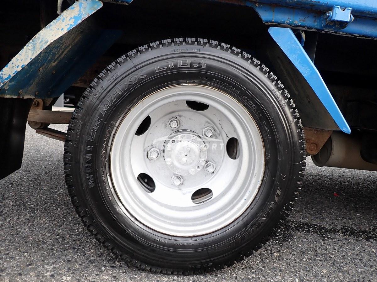 Mitsubishi Fuso Canter 2000 thumbnail 35