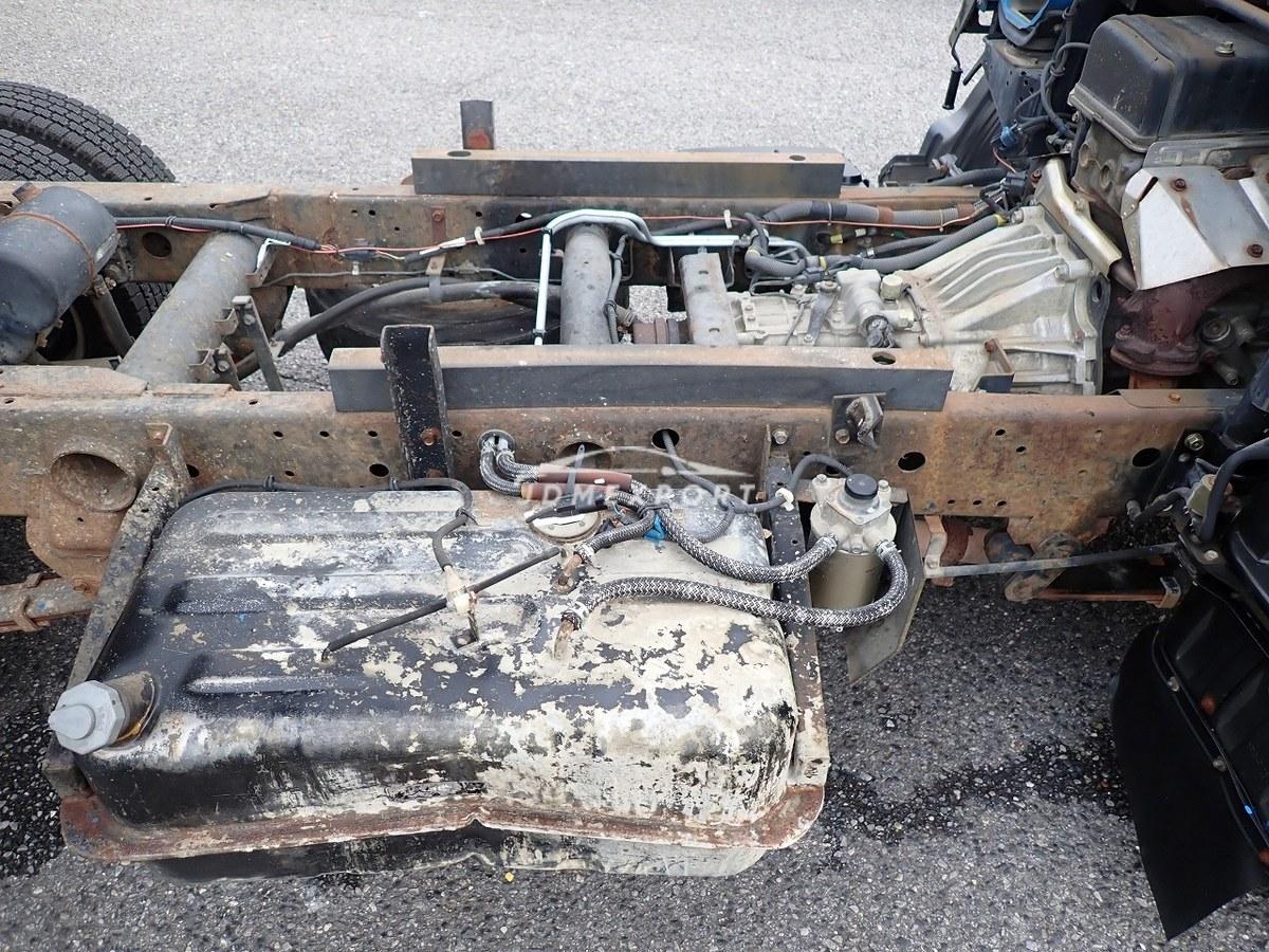 Mitsubishi Fuso Canter 2000 thumbnail 52