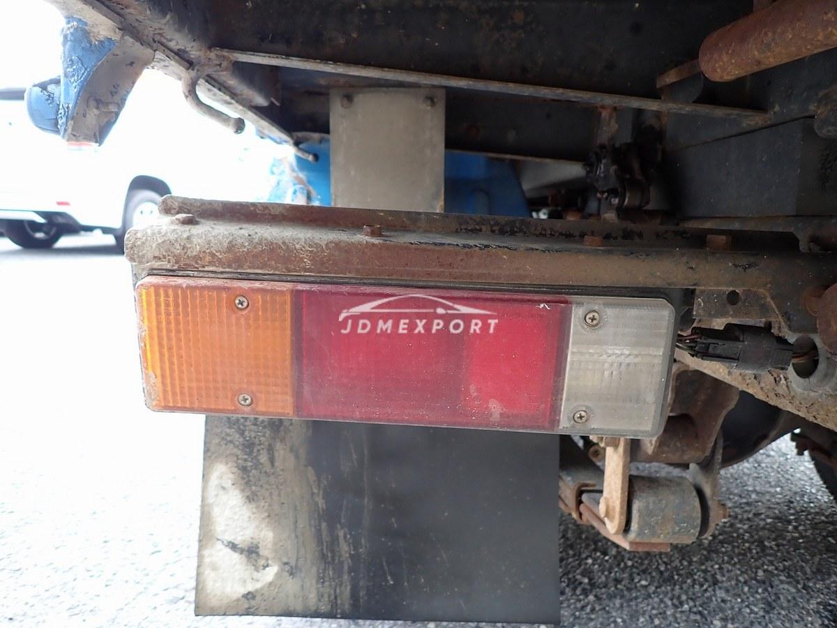Mitsubishi Fuso Canter 2000 thumbnail 53