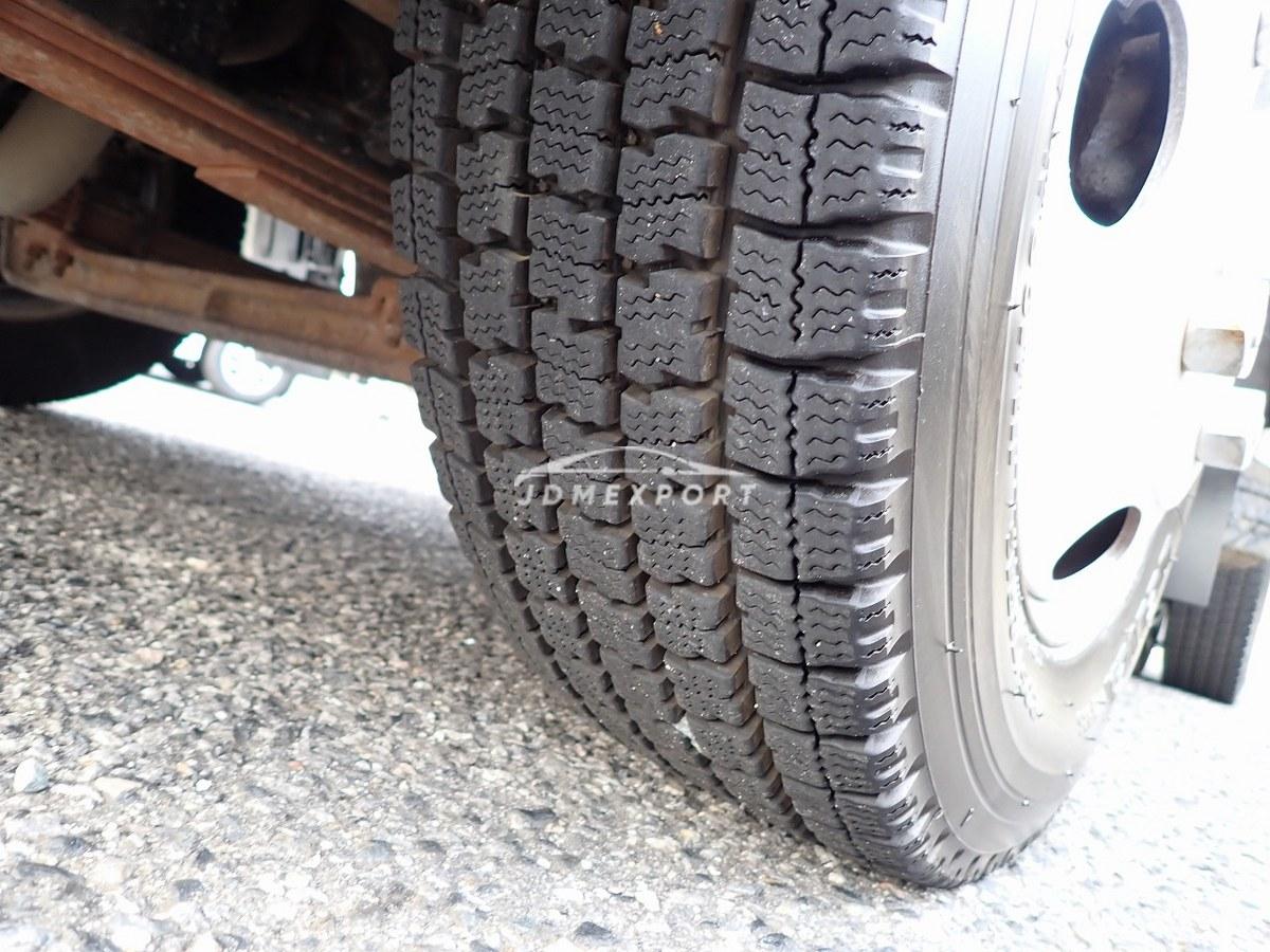 Mitsubishi Fuso Canter 2000 thumbnail 39
