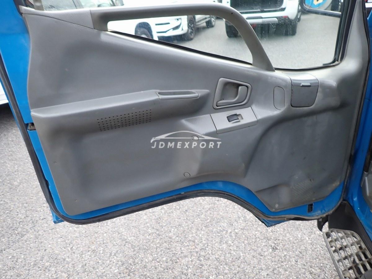 Mitsubishi Fuso Canter 2000 thumbnail 29
